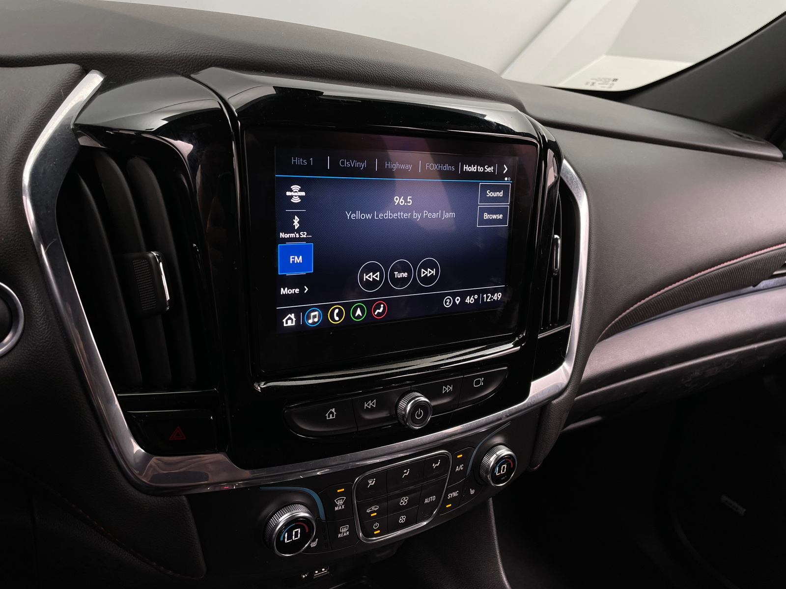 Thumbnail: 2023 Chevrolet Traverse - 3