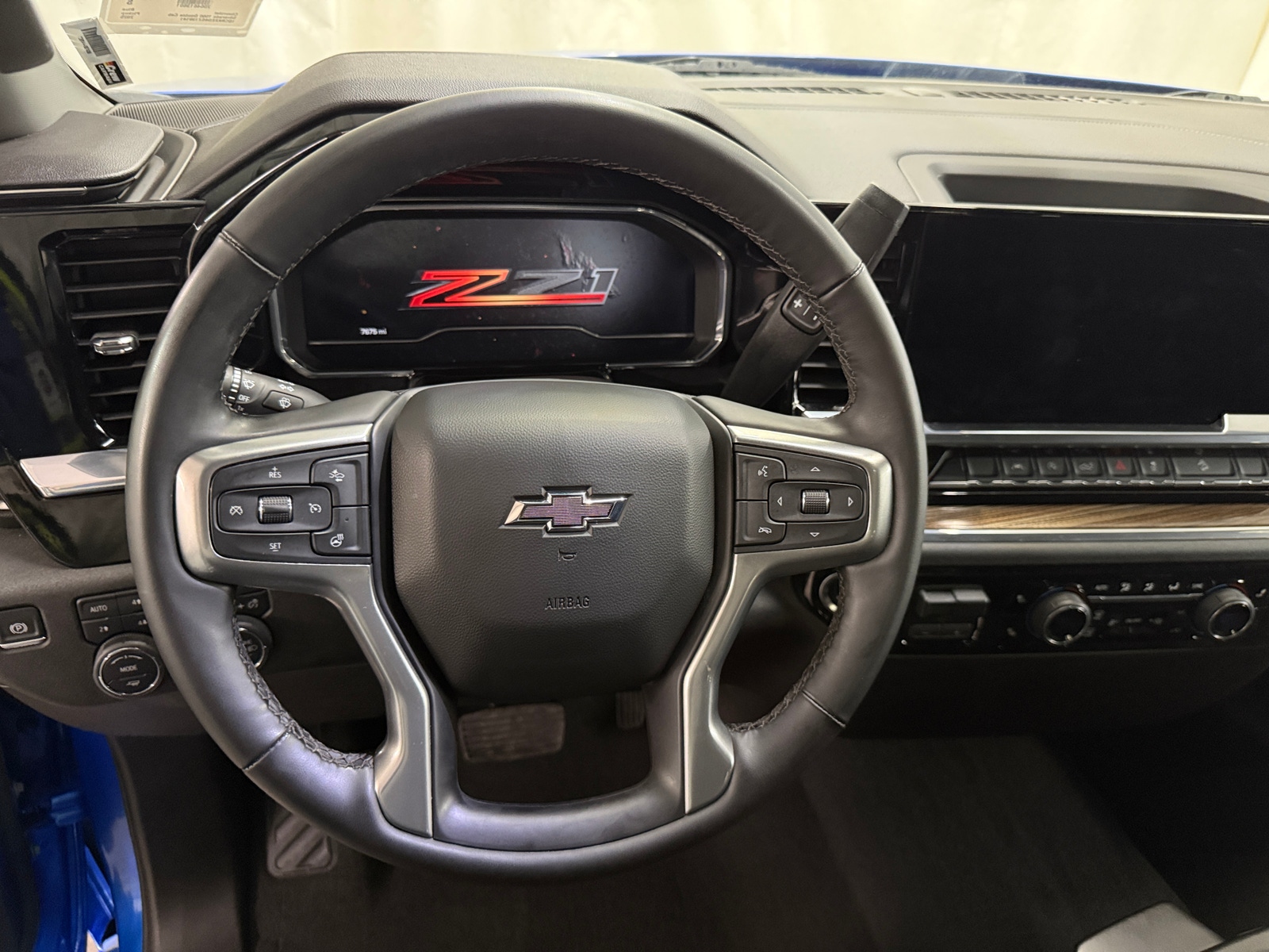 Thumbnail: 2025 Chevrolet Silverado 1500 - 5