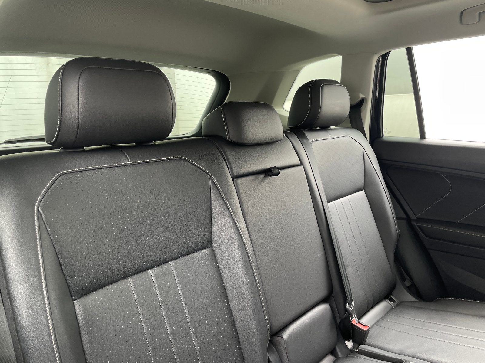 Thumbnail: 2022 Volkswagen Tiguan - 5