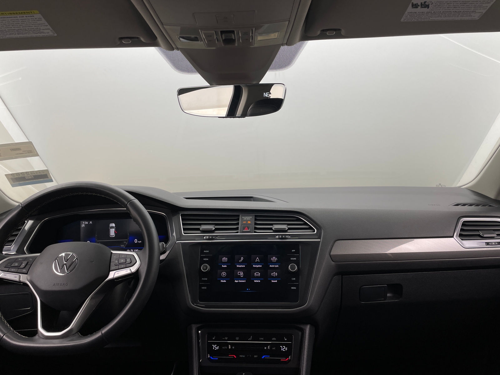 Thumbnail: 2022 Volkswagen Tiguan - 2