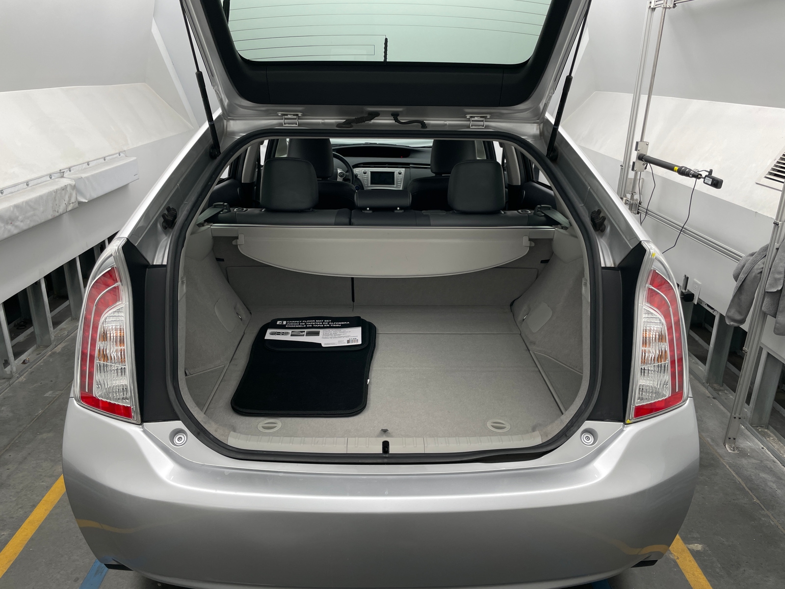 Thumbnail: 2015 Toyota Prius - 7