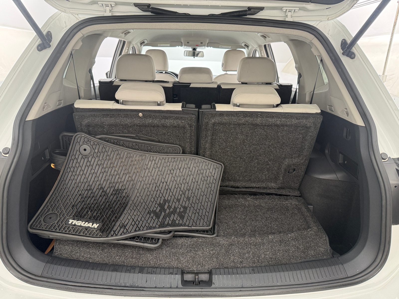 Thumbnail: 2018 Volkswagen Tiguan - 6