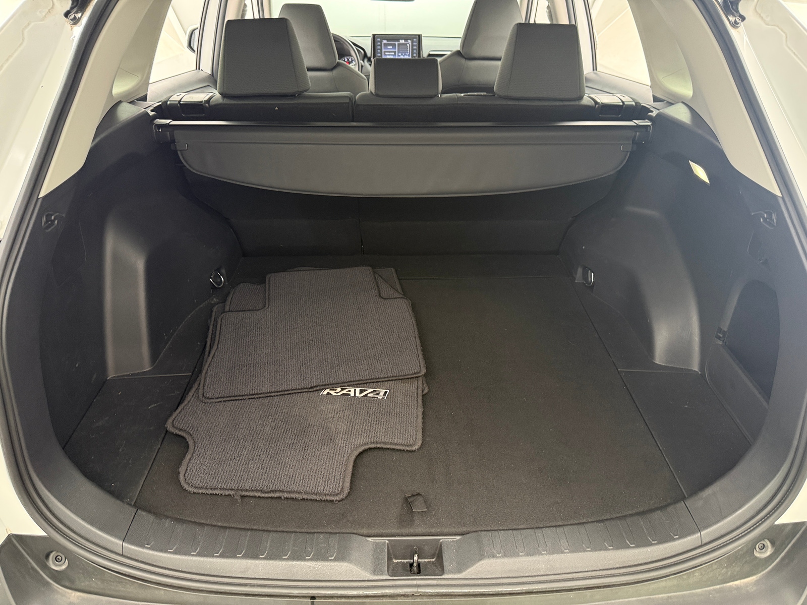 Thumbnail: 2022 Toyota RAV4 - 7