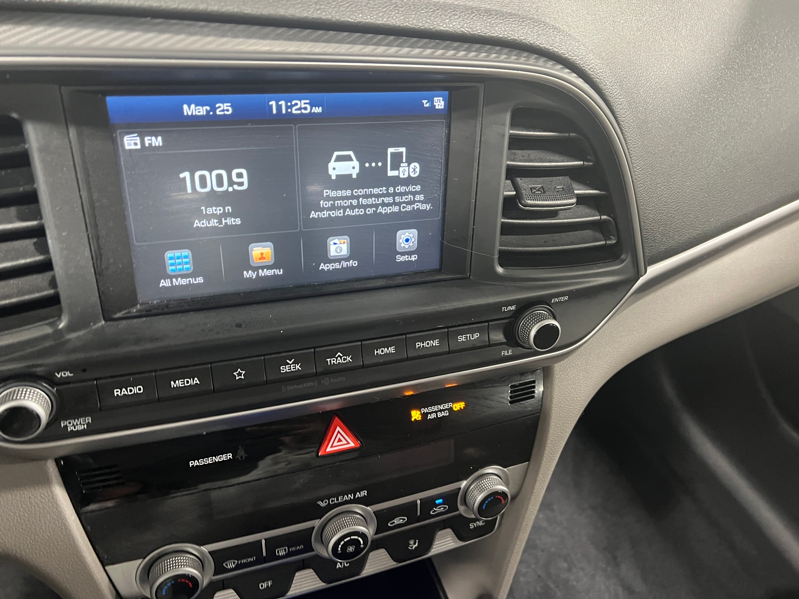 Thumbnail: 2019 Hyundai Elantra - 4