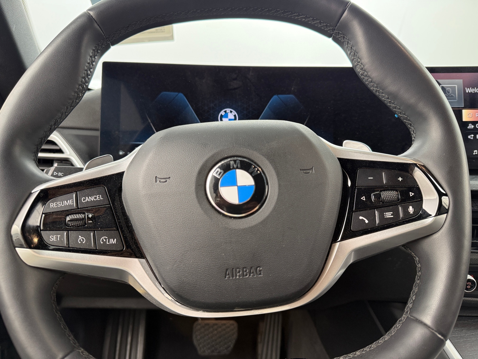 Thumbnail: 2025 BMW 4 Series - 4