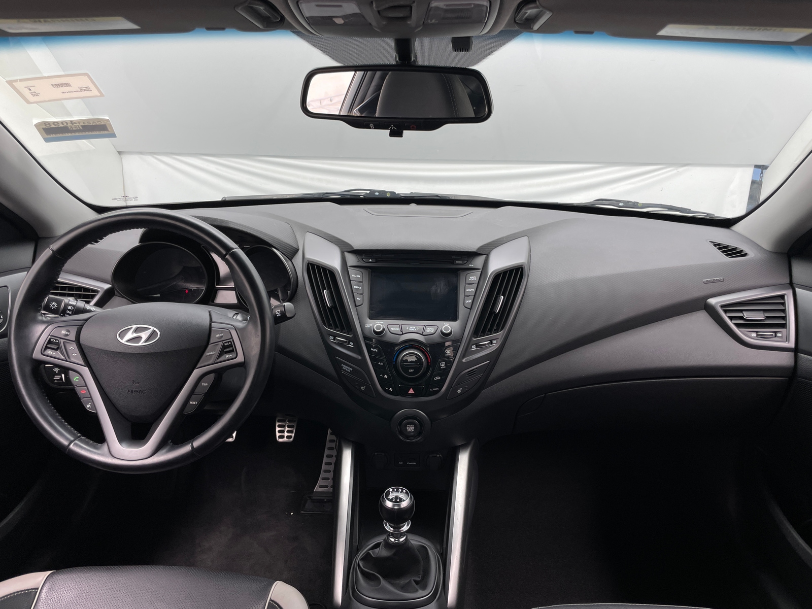 Thumbnail: 2015 Hyundai Veloster - 2