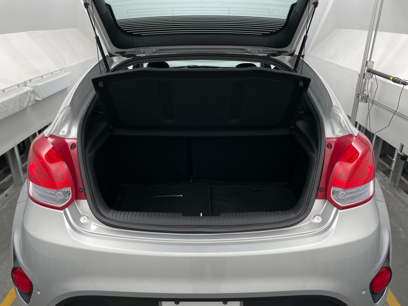 Thumbnail: 2015 Hyundai Veloster - 6