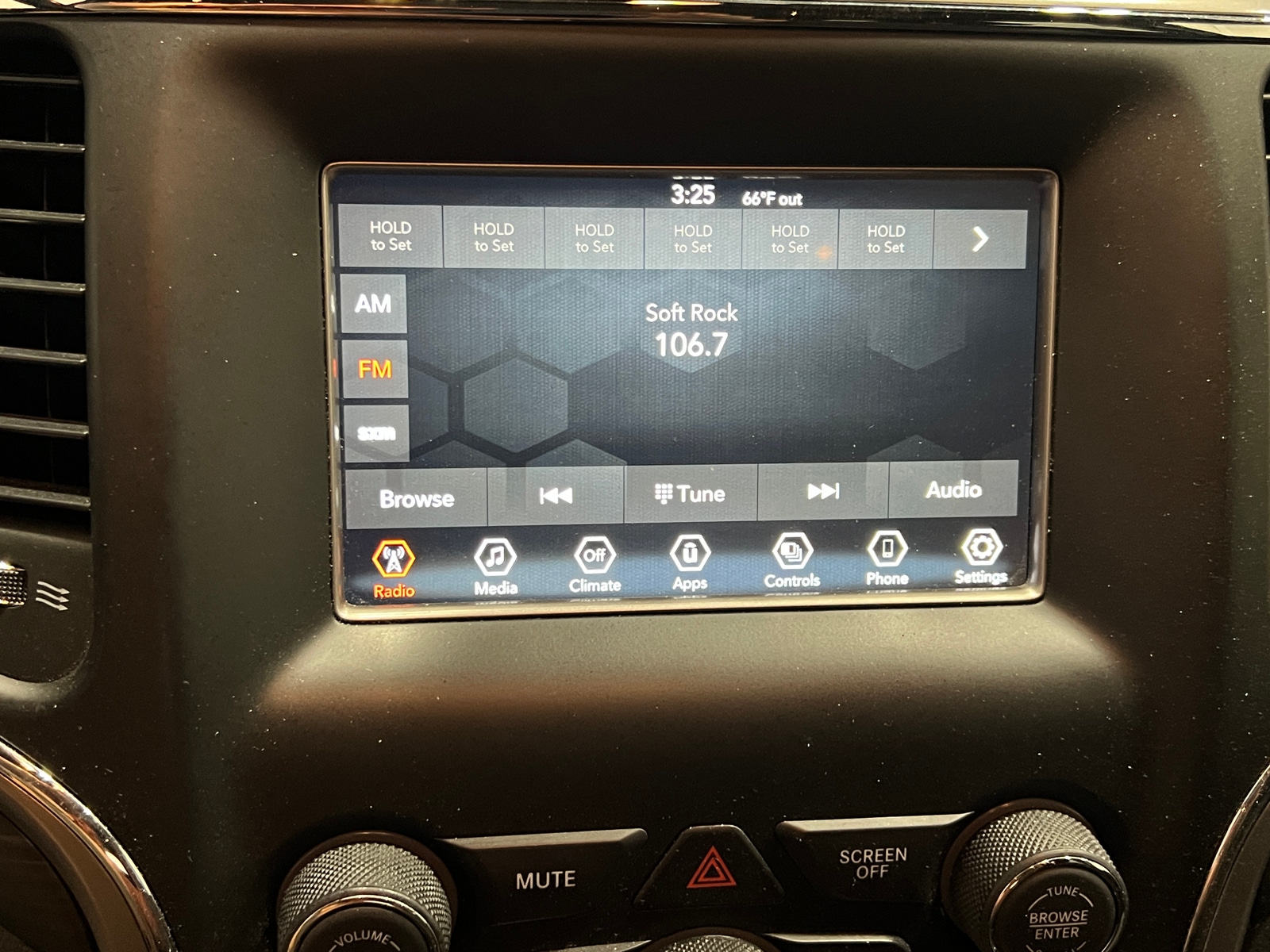 Thumbnail: 2021 Jeep Grand Cherokee - 4