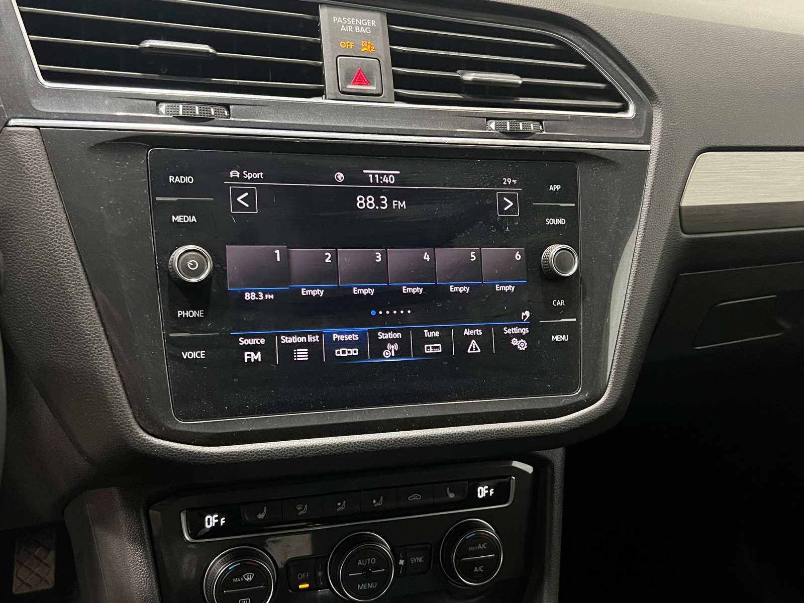 Thumbnail: 2021 Volkswagen Tiguan - 3