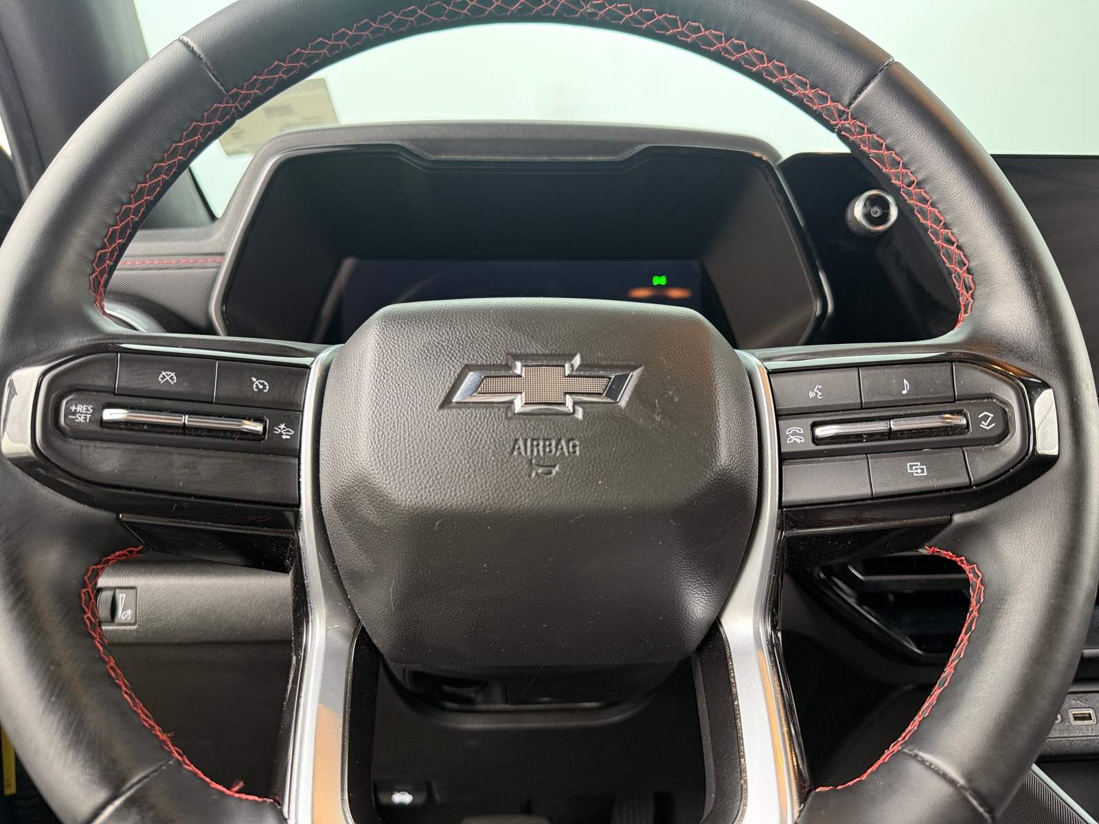 Thumbnail: 2024 Chevrolet Colorado - 5