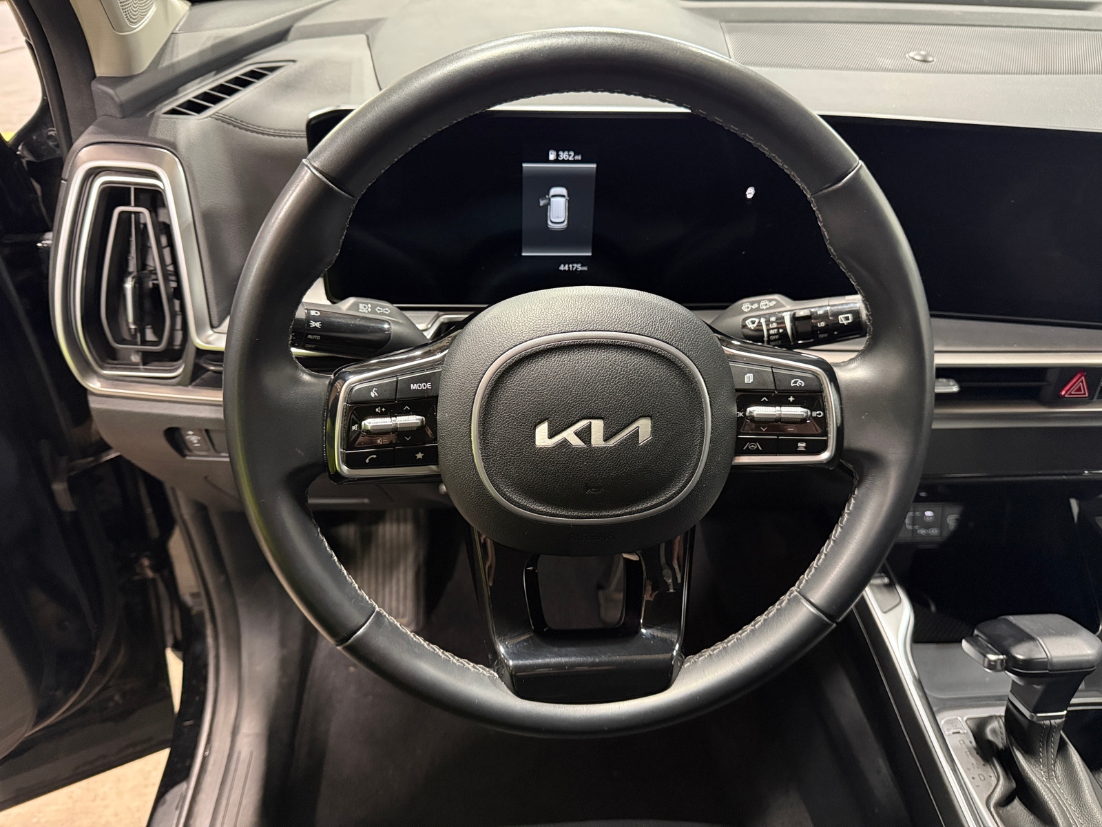 Thumbnail: 2024 Kia Sorento - 4