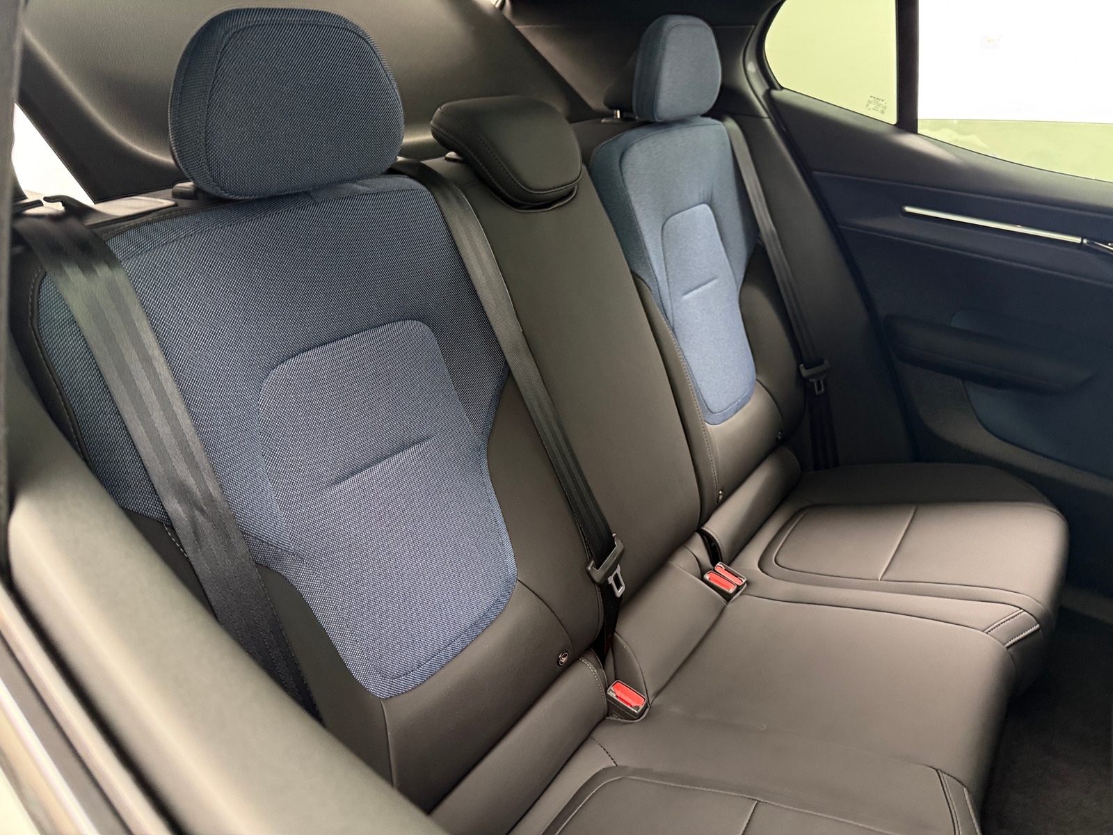 Thumbnail: 2025 Volvo EX30 - 5