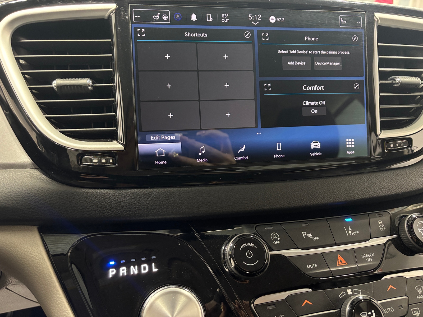 Thumbnail: 2022 Chrysler Pacifica - 3