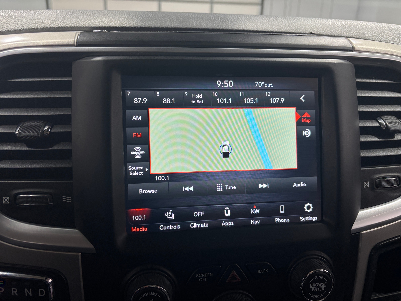 Thumbnail: 2020 RAM 1500 Classic - 4