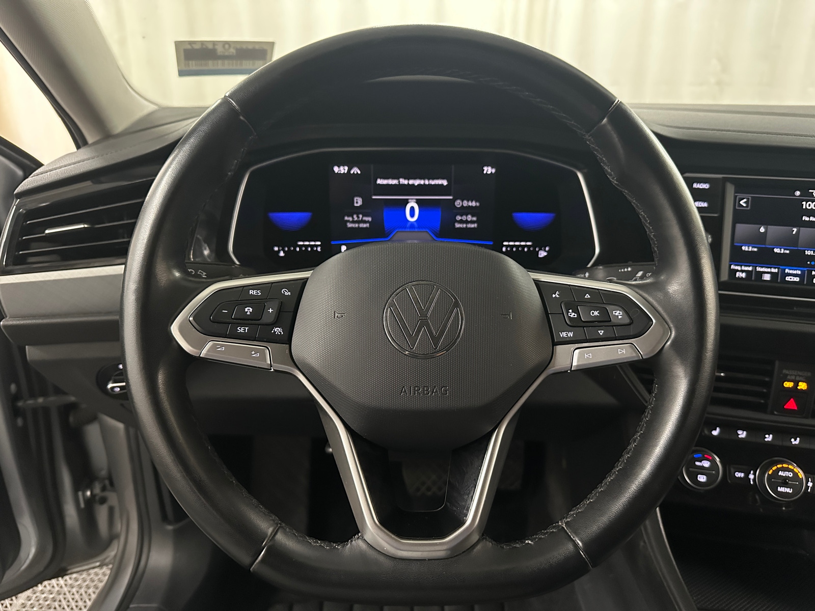 Thumbnail: 2022 Volkswagen Jetta - 4