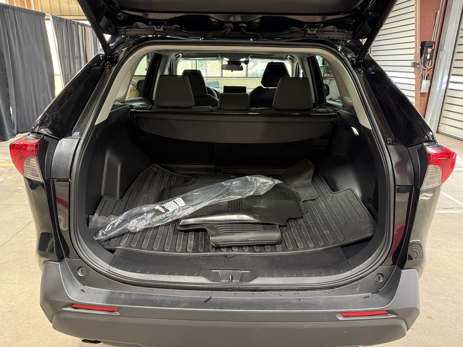 Thumbnail: 2025 Toyota RAV4 - 7