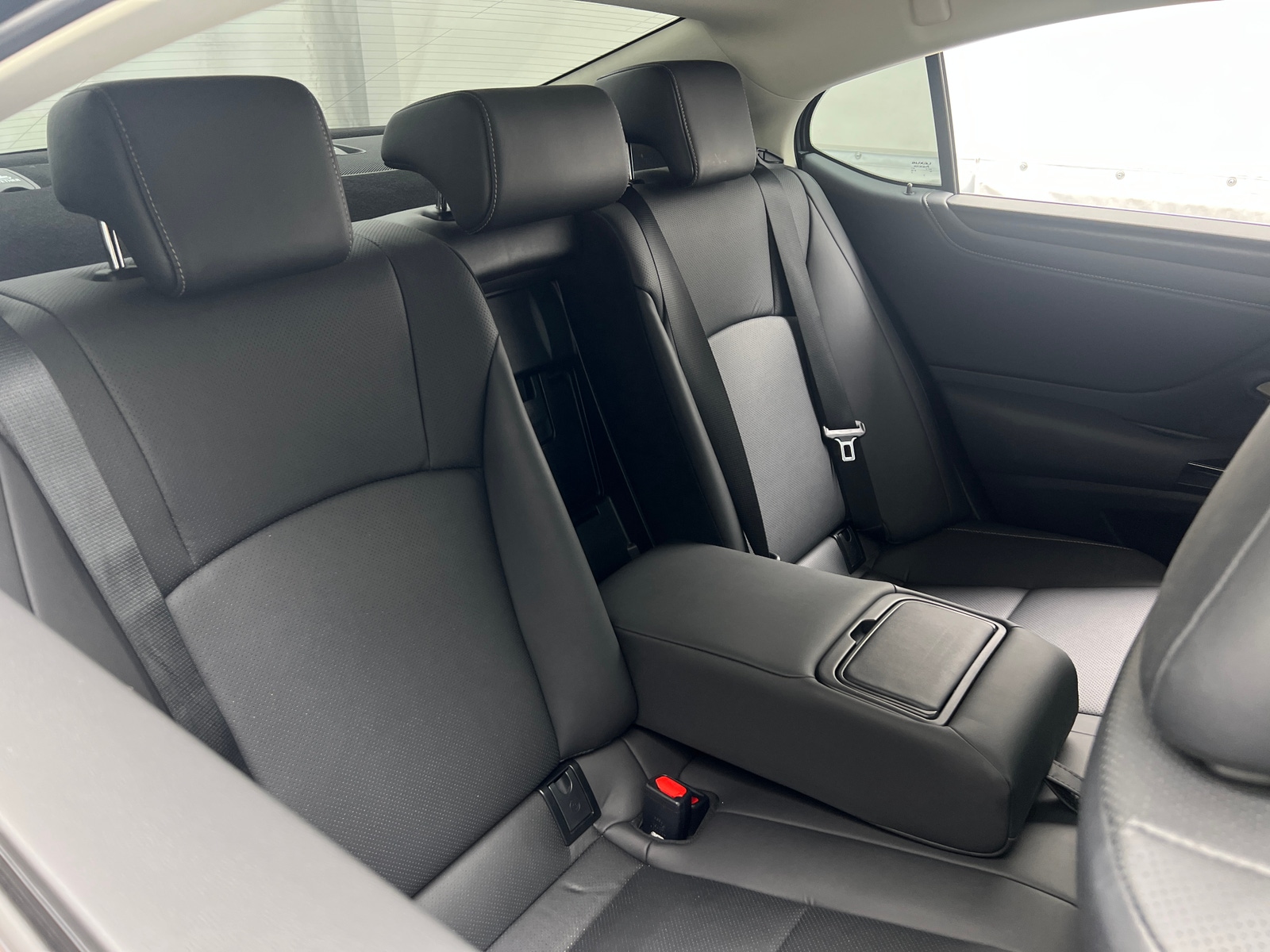 Thumbnail: 2024 Lexus ES - 5