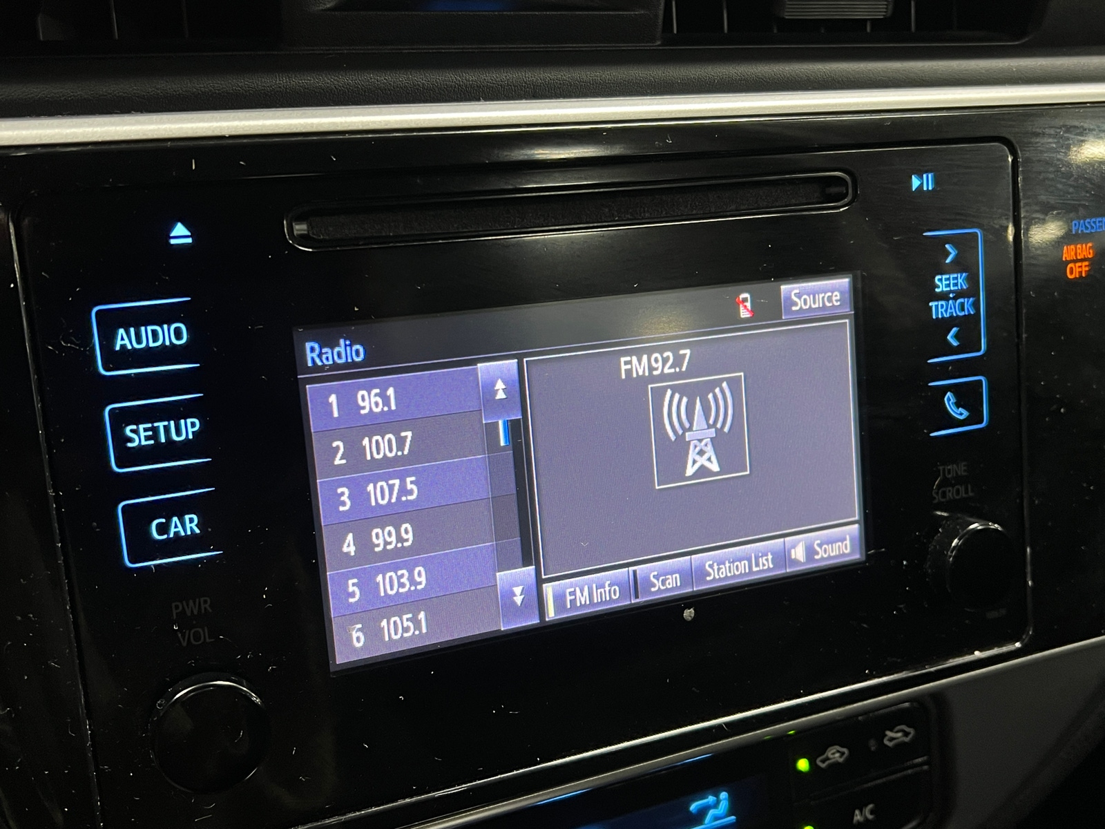 Thumbnail: 2018 Toyota Corolla - 4