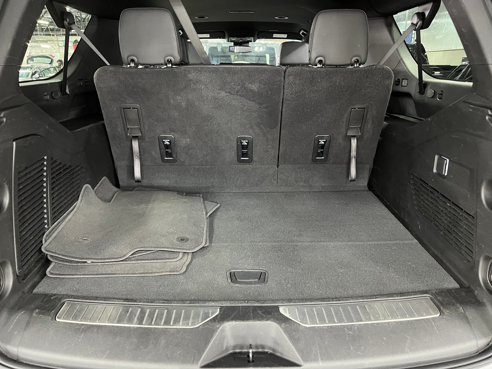 Thumbnail: 2025 Chevrolet Suburban - 6