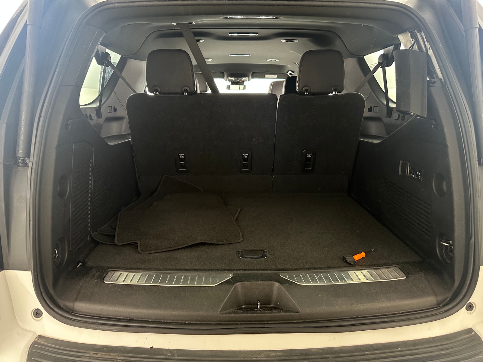 Thumbnail: 2023 Chevrolet Suburban - 6