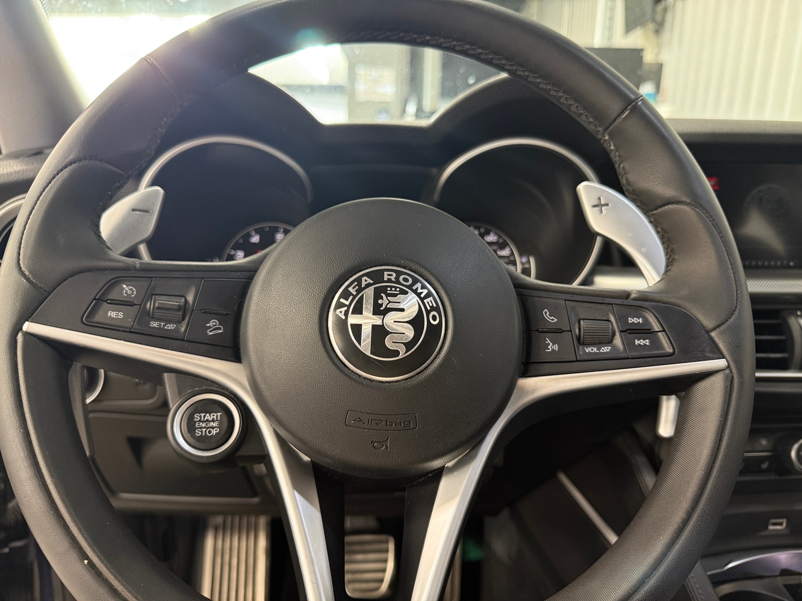 Thumbnail: 2018 Alfa Romeo Stelvio - 4