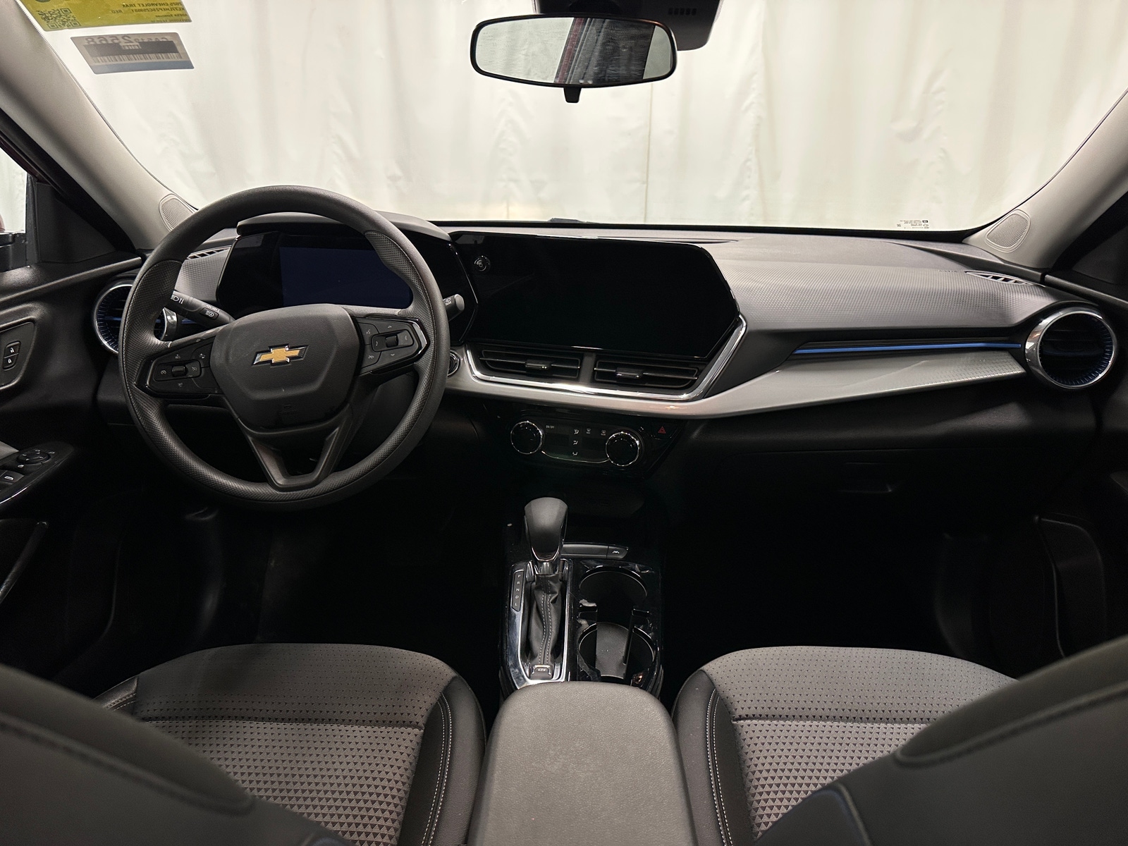 Thumbnail: 2025 Chevrolet Trax - 3