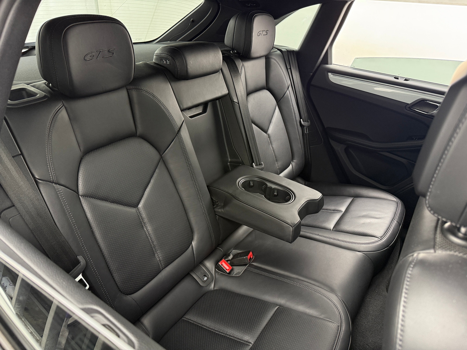 Thumbnail: 2018 Porsche Macan - 5