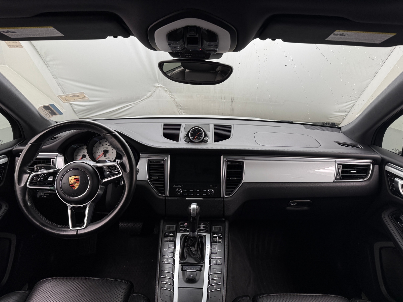 Thumbnail: 2018 Porsche Macan - 2