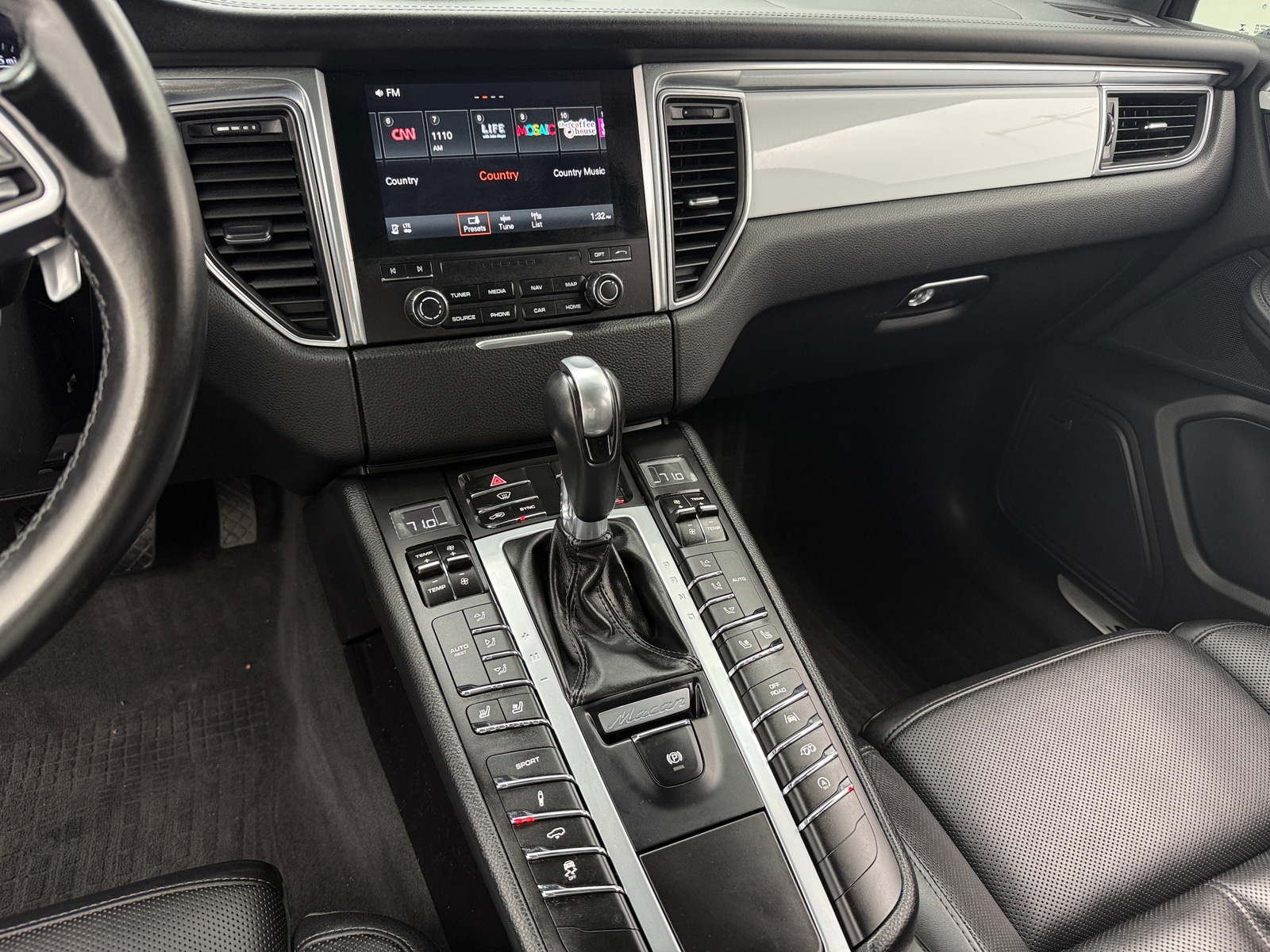 Thumbnail: 2018 Porsche Macan - 3