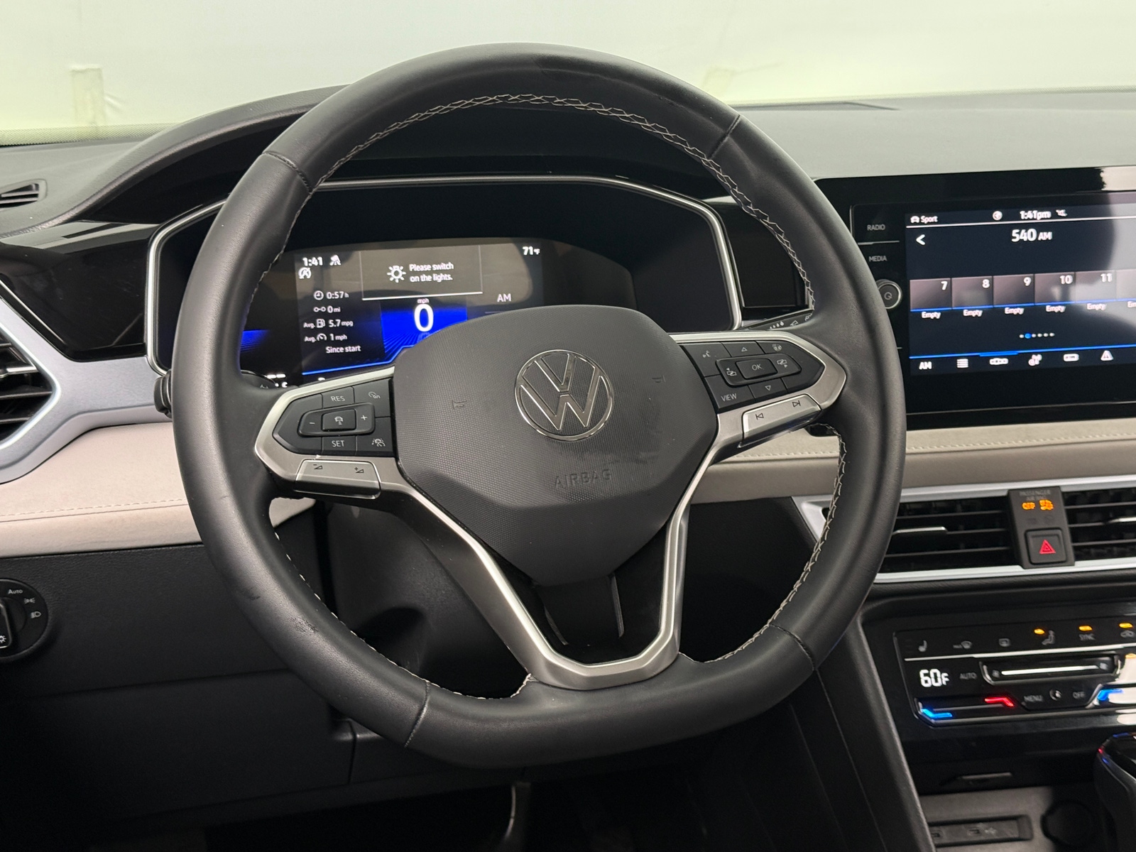 Thumbnail: 2025 Volkswagen Taos - 4