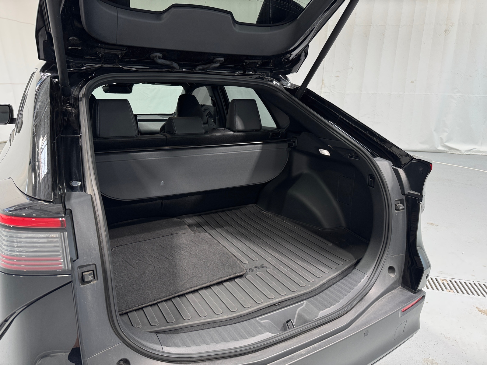 Thumbnail: 2024 Toyota bZ4X - 6