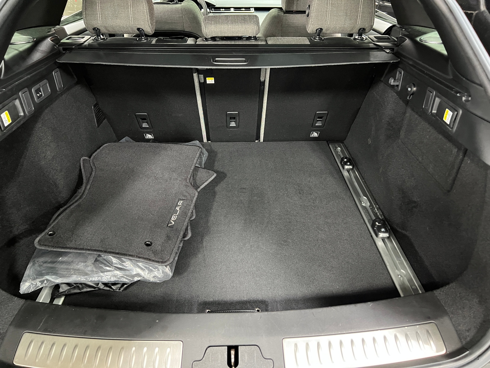 Thumbnail: 2018 Land Rover Range Rover Velar - 7