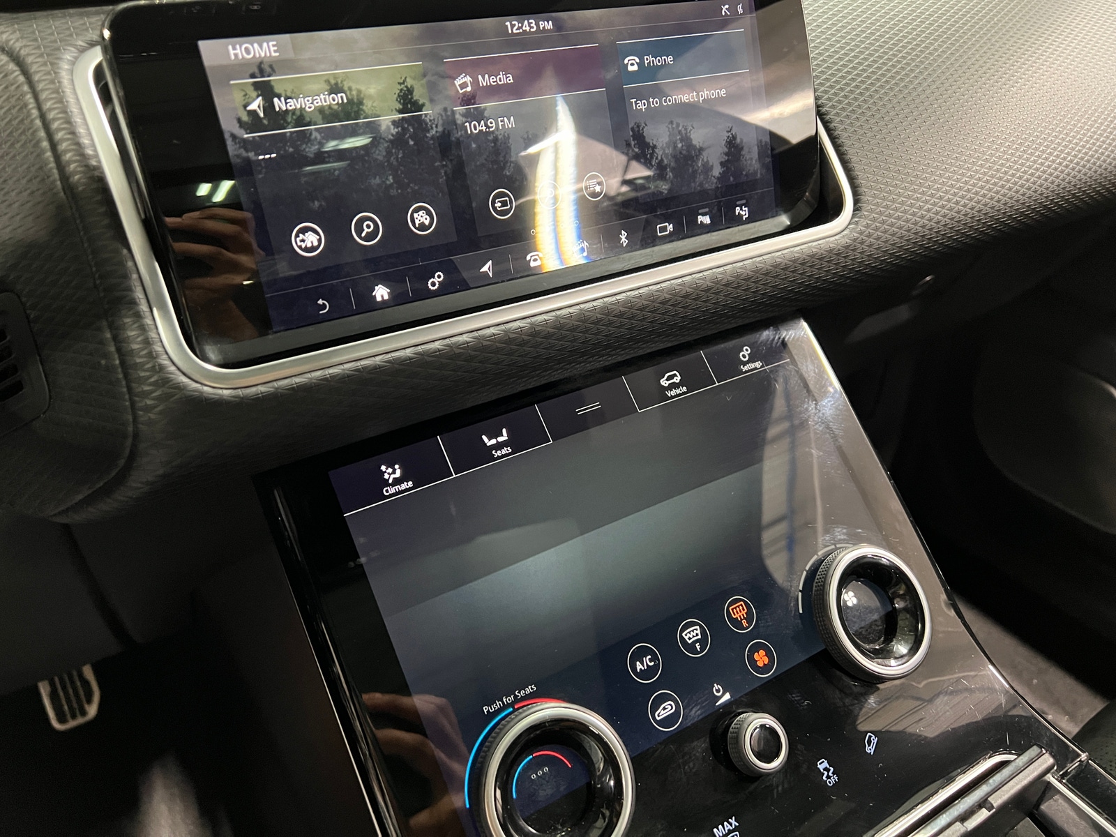 Thumbnail: 2018 Land Rover Range Rover Velar - 4