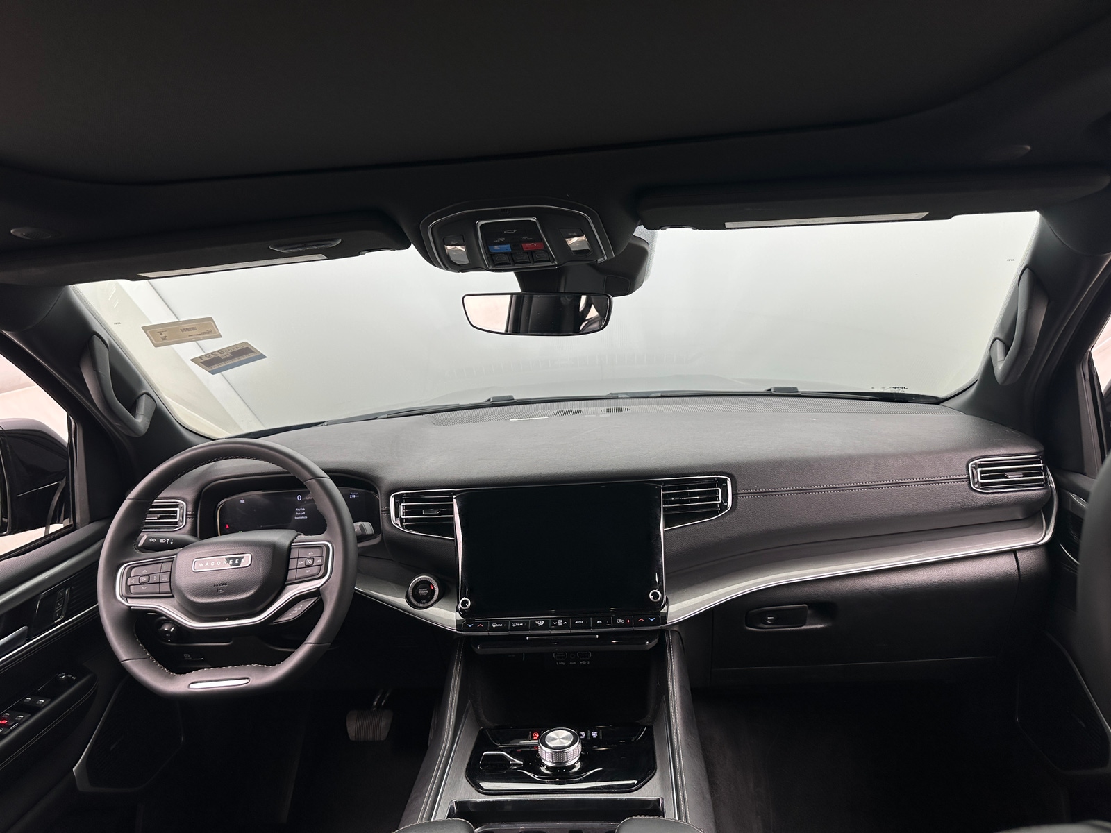 Thumbnail: 2022 Jeep Wagoneer - 2