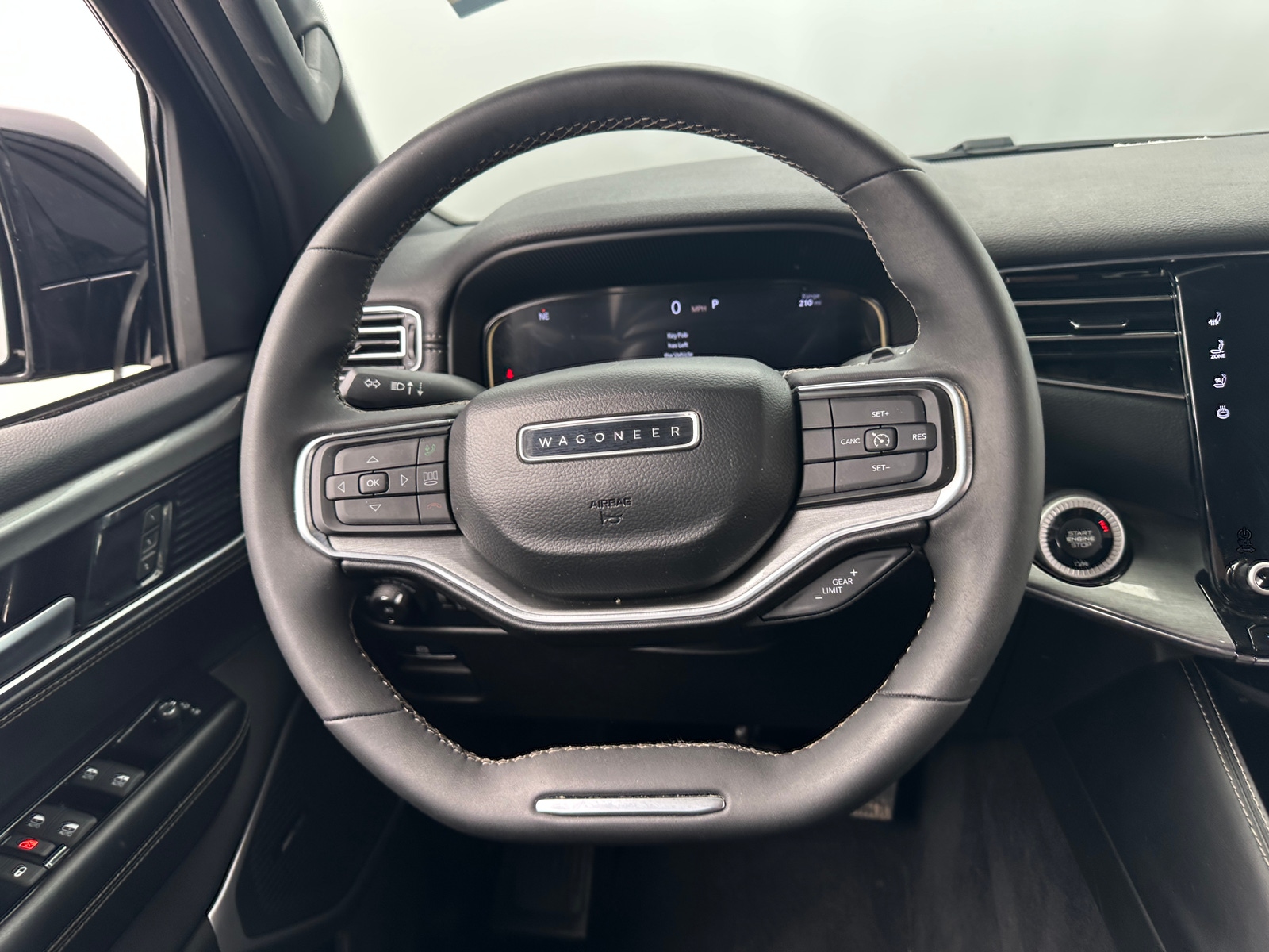 Thumbnail: 2022 Jeep Wagoneer - 4