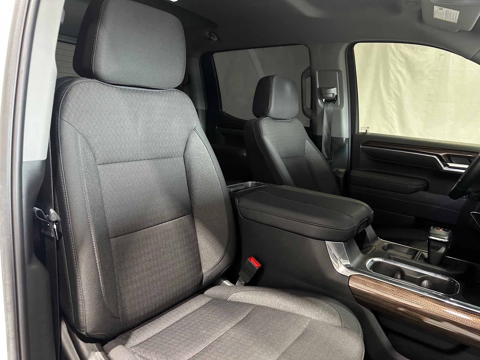 Thumbnail: 2025 Chevrolet Silverado 1500 - 2