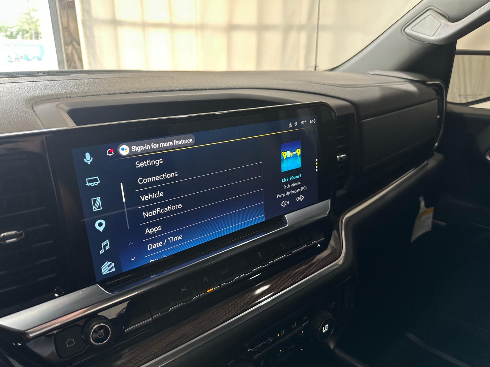 Thumbnail: 2025 Chevrolet Silverado 1500 - 4