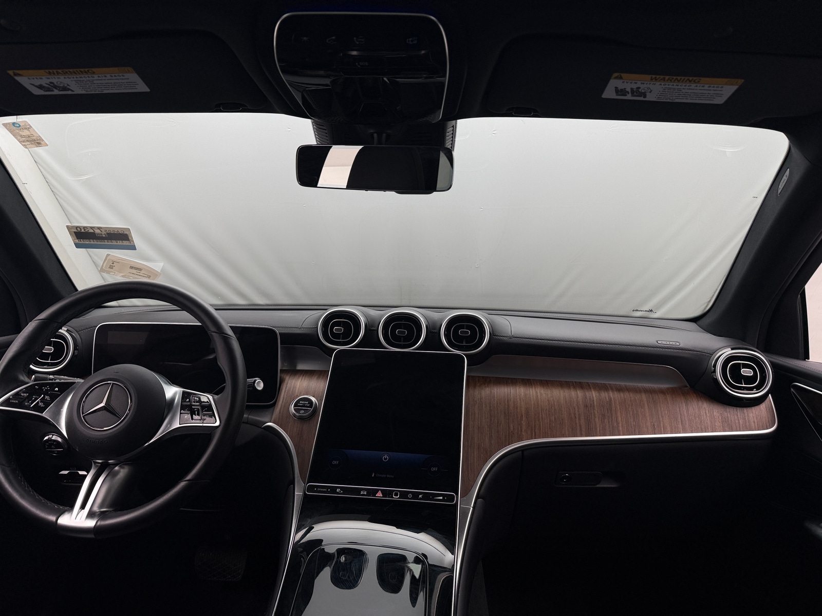 Thumbnail: 2025 Mercedes-Benz GLC - 2