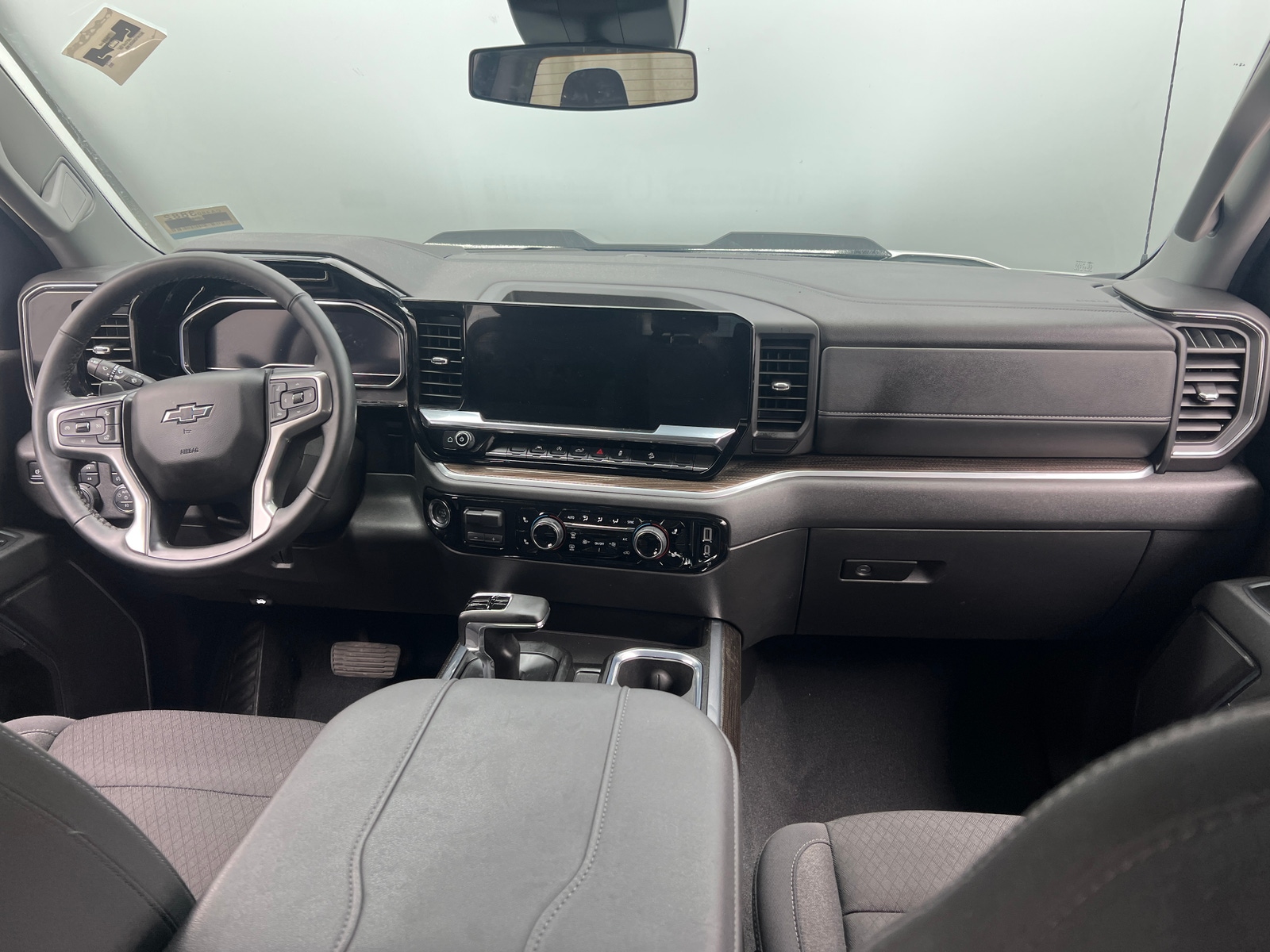 Thumbnail: 2025 Chevrolet Silverado 1500 - 3