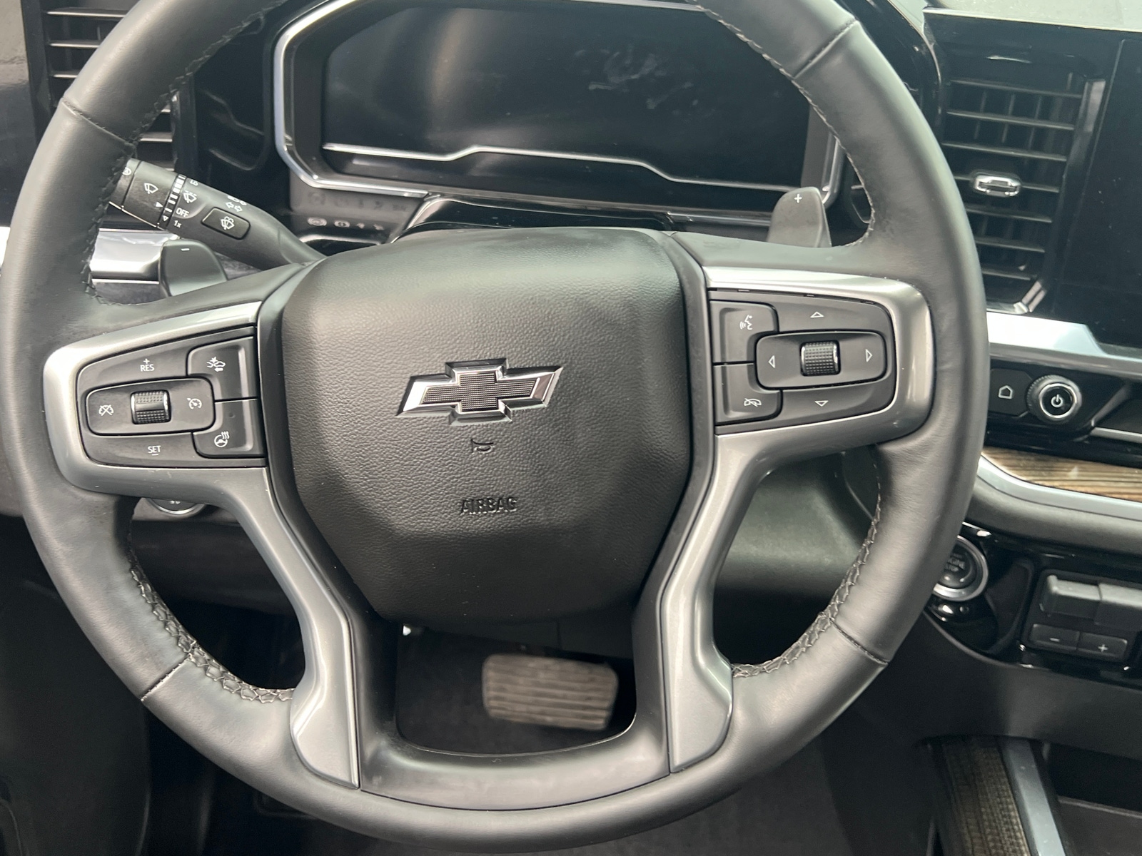 Thumbnail: 2025 Chevrolet Silverado 1500 - 5