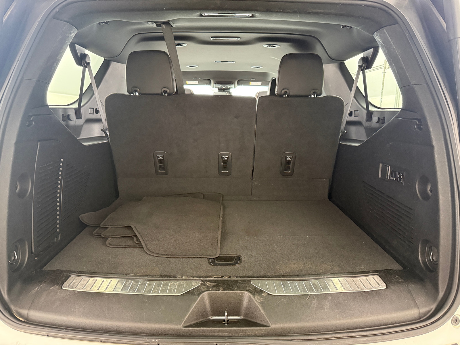 Thumbnail: 2023 Chevrolet Suburban - 6