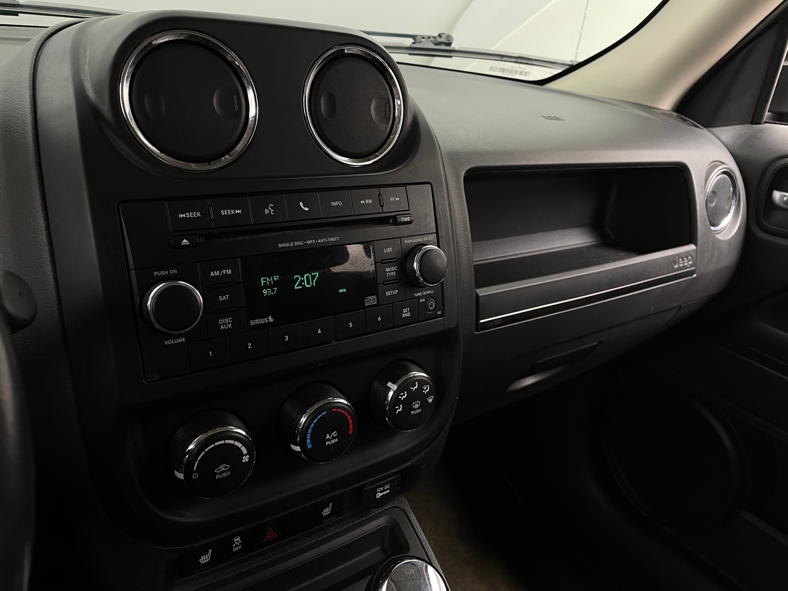 Thumbnail: 2016 Jeep Patriot - 3
