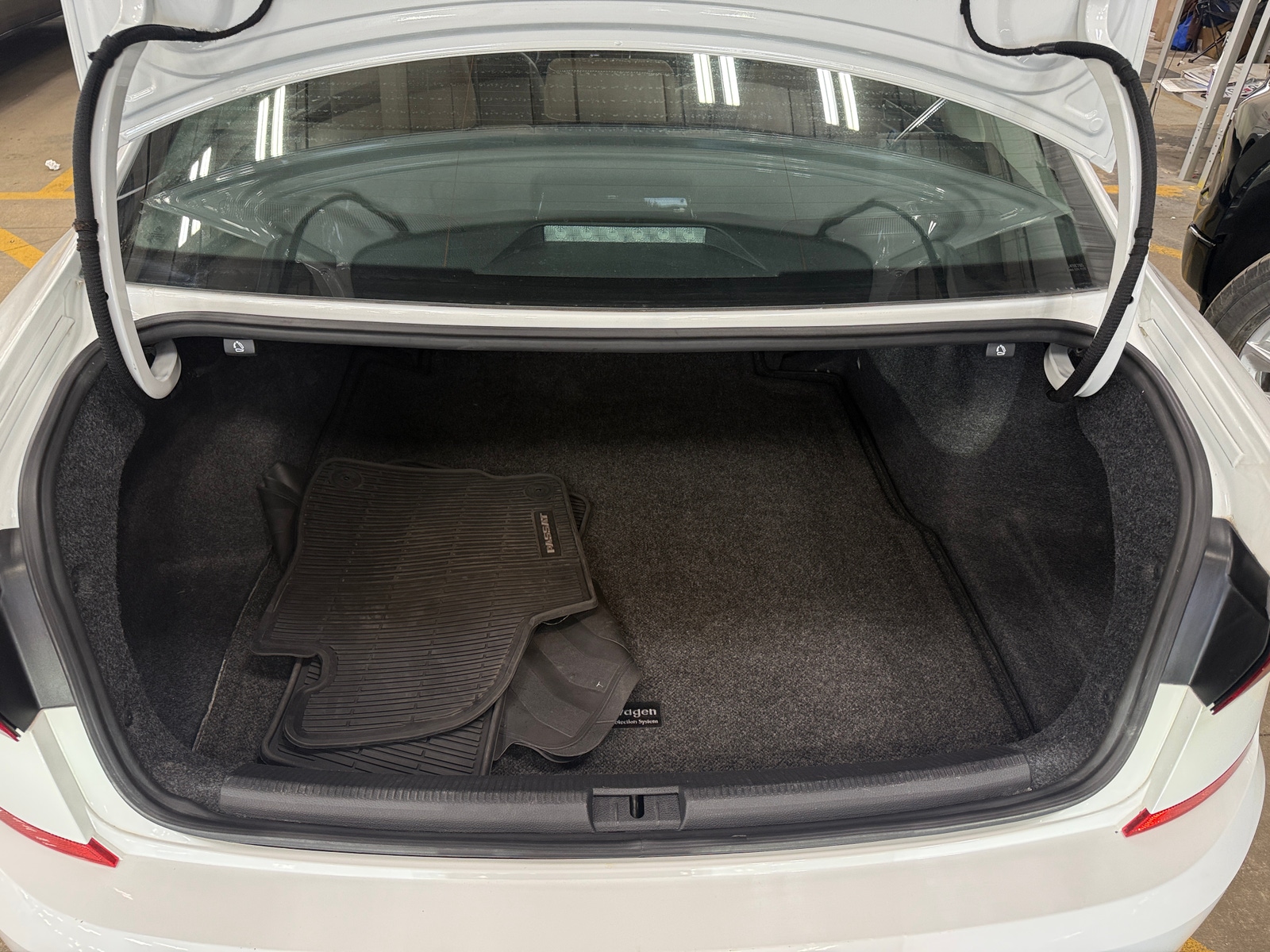 Thumbnail: 2020 Volkswagen Passat - 6