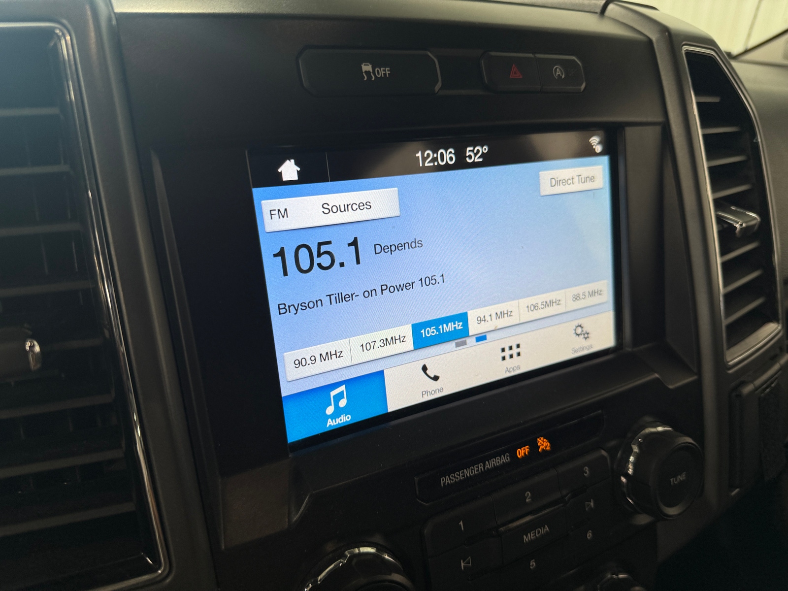 Thumbnail: 2019 Ford Econoline - 4