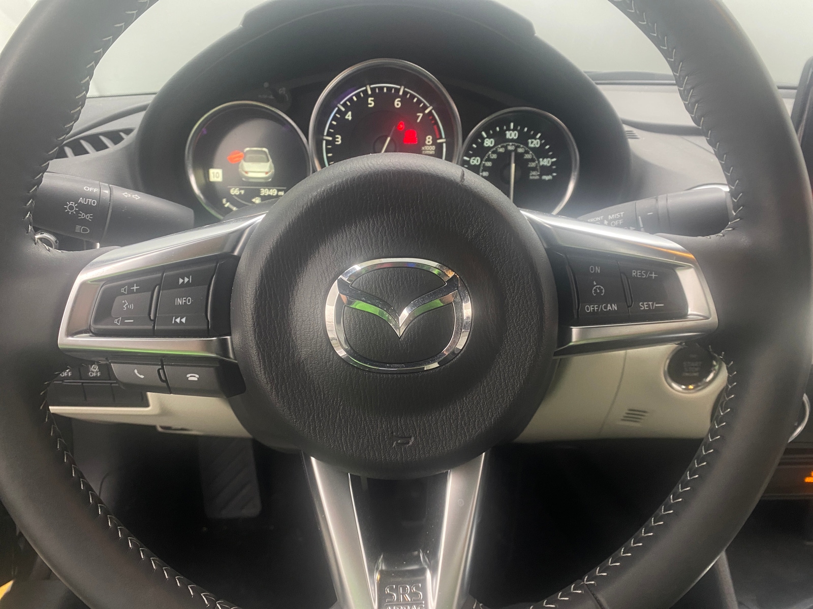 Thumbnail: 2021 Mazda MX-5 Miata - 4