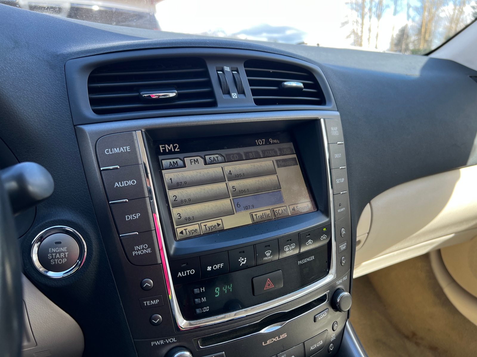 Thumbnail: 2010 Lexus IS - 3