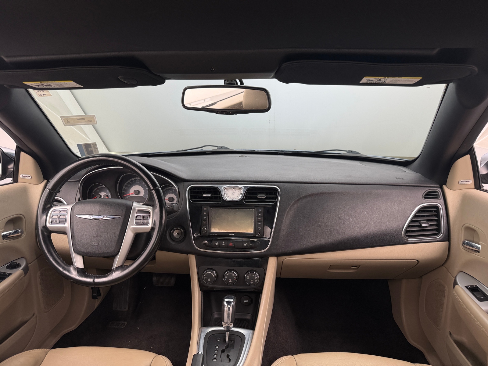 Thumbnail: 2011 Chrysler 200 - 2