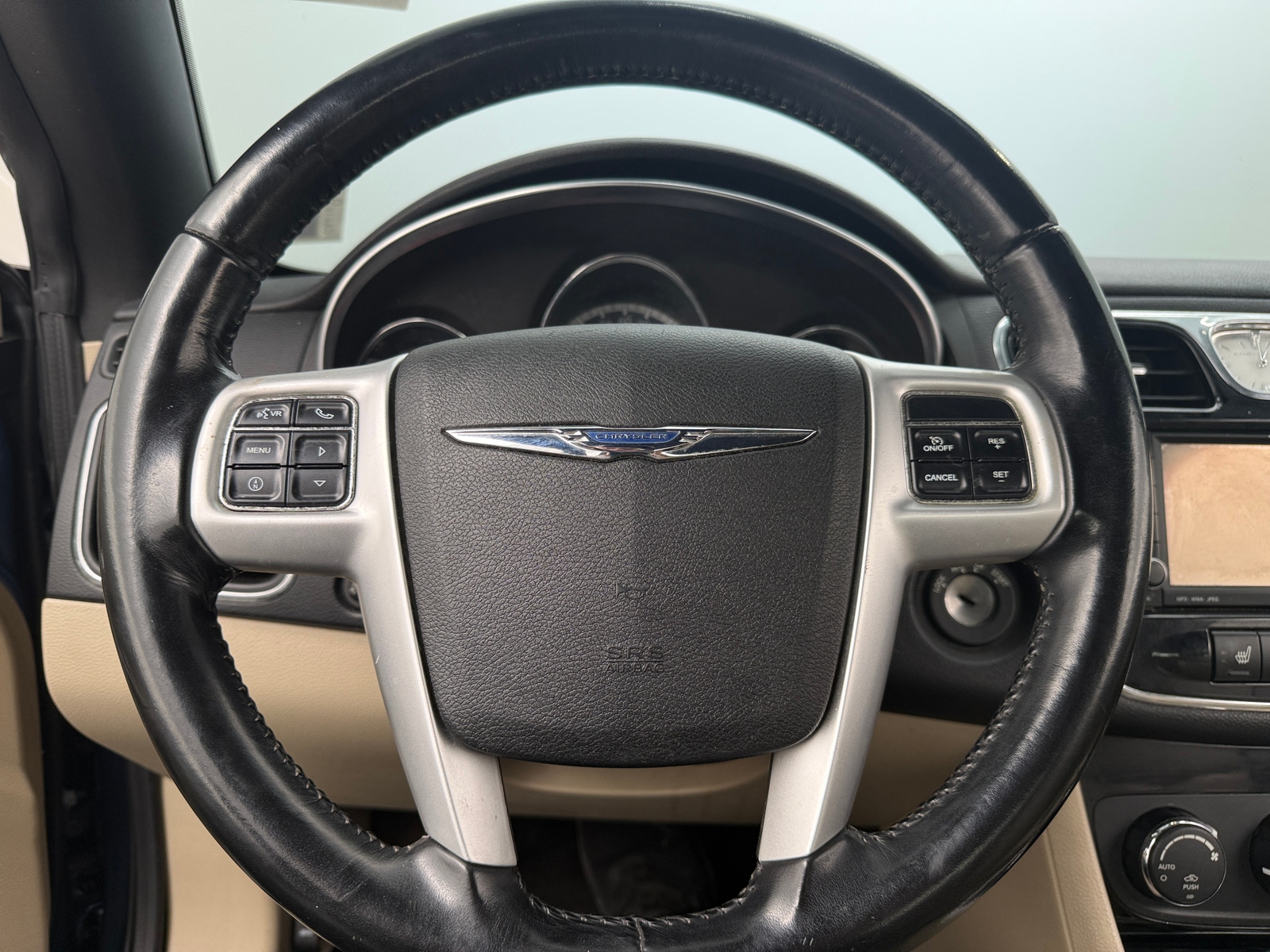 Thumbnail: 2011 Chrysler 200 - 4