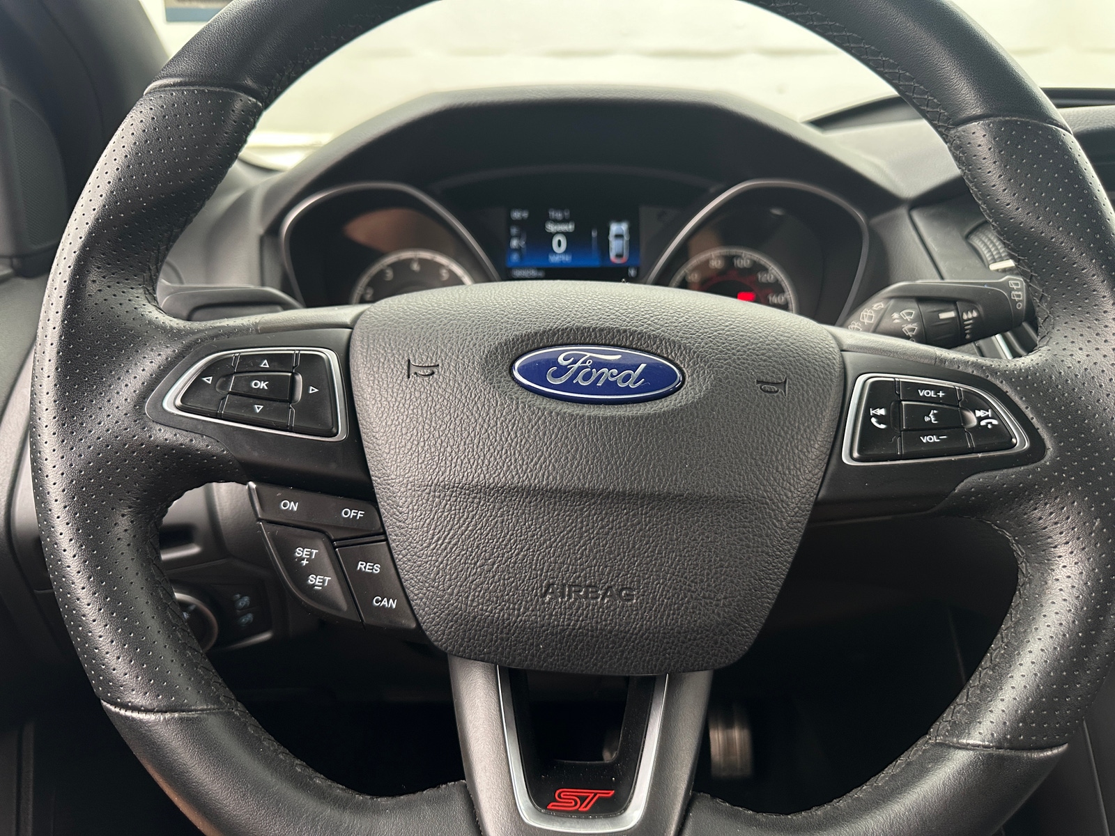 Thumbnail: 2017 Ford Focus - 5