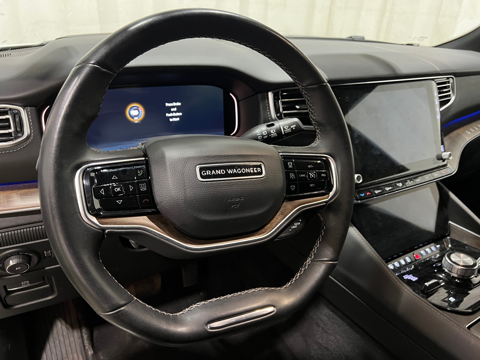 Thumbnail: 2023 Jeep Grand Wagoneer - 4